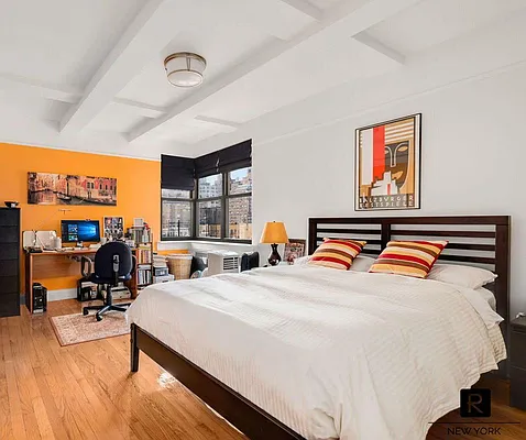 Rented by R New York | media 8