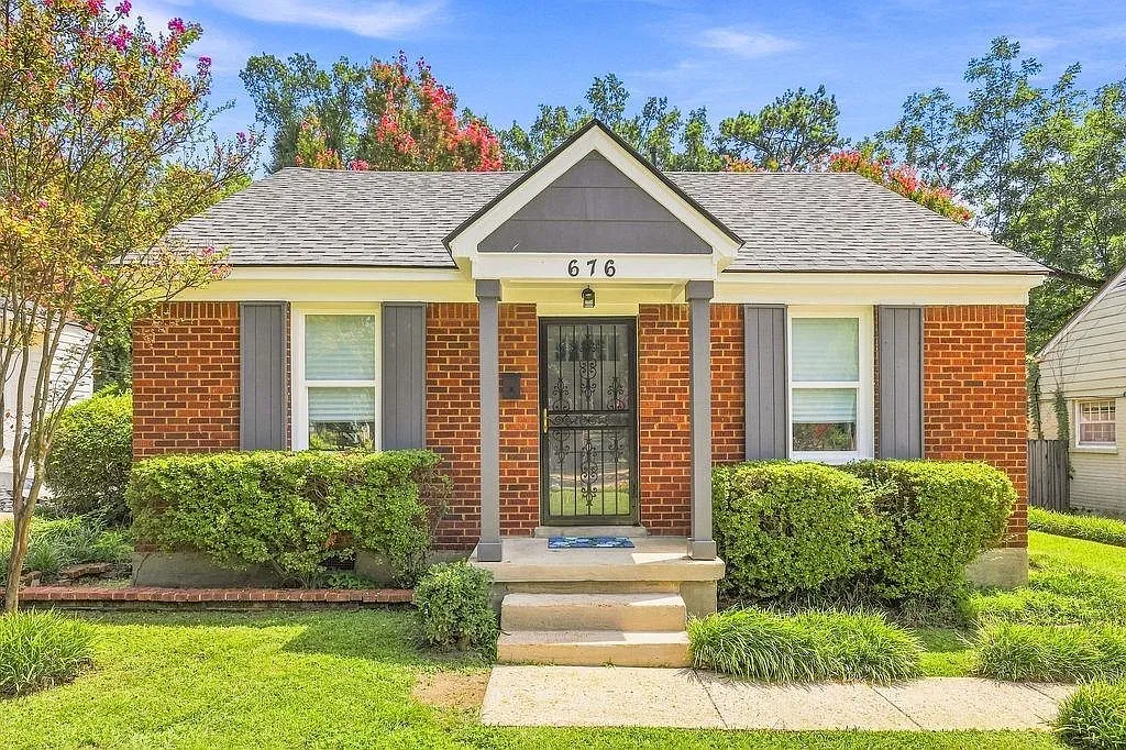 2 bed, 1.0 bath, 999 sqft, $1,650 — Photo 1