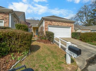 207 Georgetown Ln, Hattiesburg, MS 39402