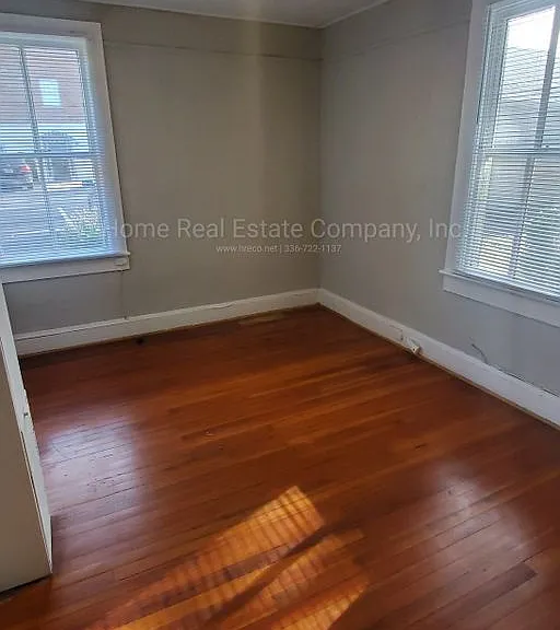 412 W 1st St #B — Photo 1