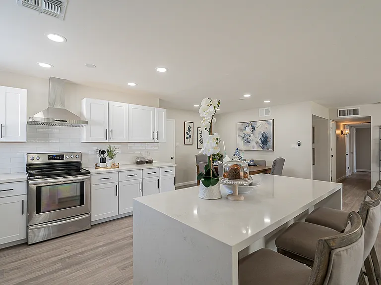 3232 E Emile Zola Ave — Photo 12