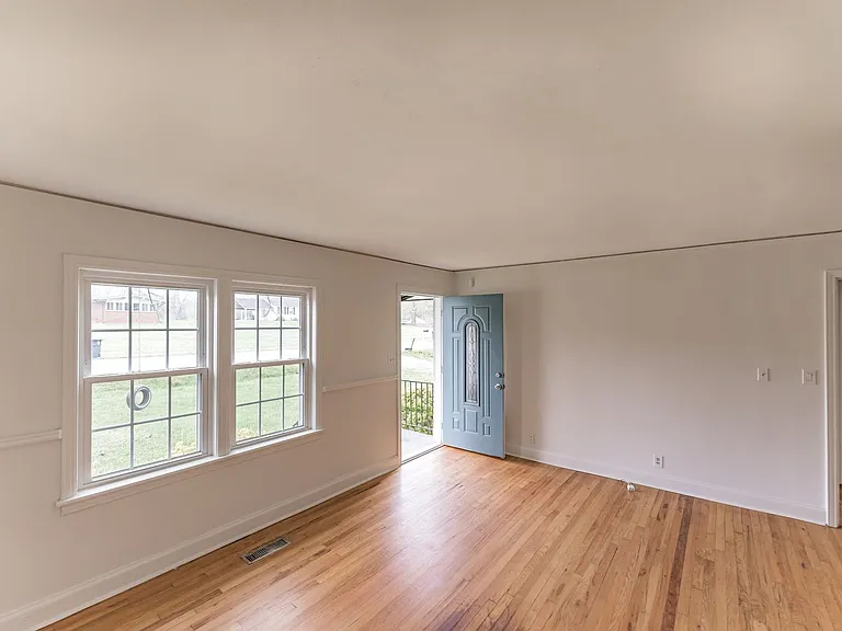 1314 Marlboro Ave — Photo 8