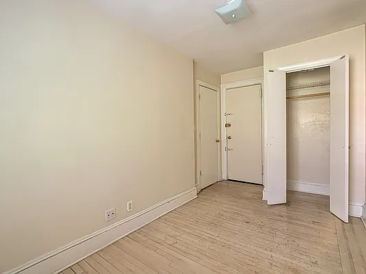 Rented by Anchor Associates | media 24