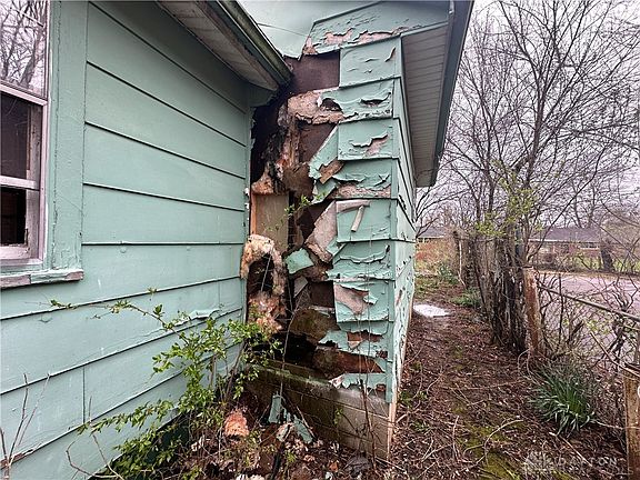 3rd image of 1656 Dewitt Dr