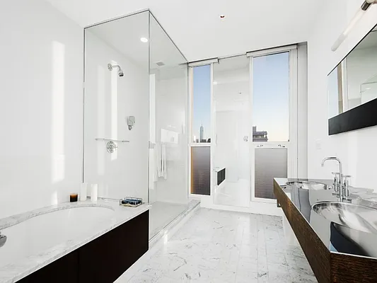 Rented by Sotheby's International Realty | media 27