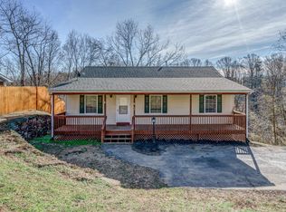 752 Shelbourne Ave, Vinton, VA 24179