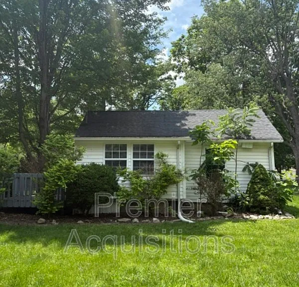 2108 Fernwood Pl — Photo 1
