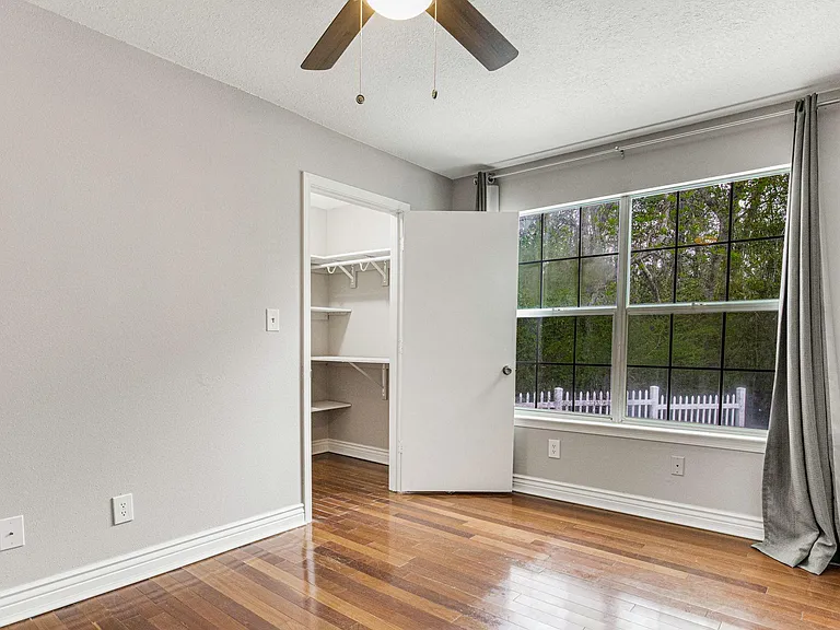 3420 Riverside Dr — Photo 43