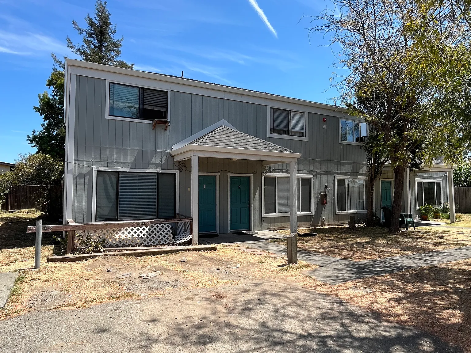 2 bed, 1.5 bath, 900 sqft, $2,300 — Photo 1