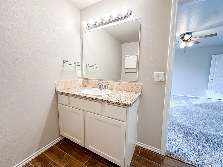 10424 Waverly Ave — Photo 14