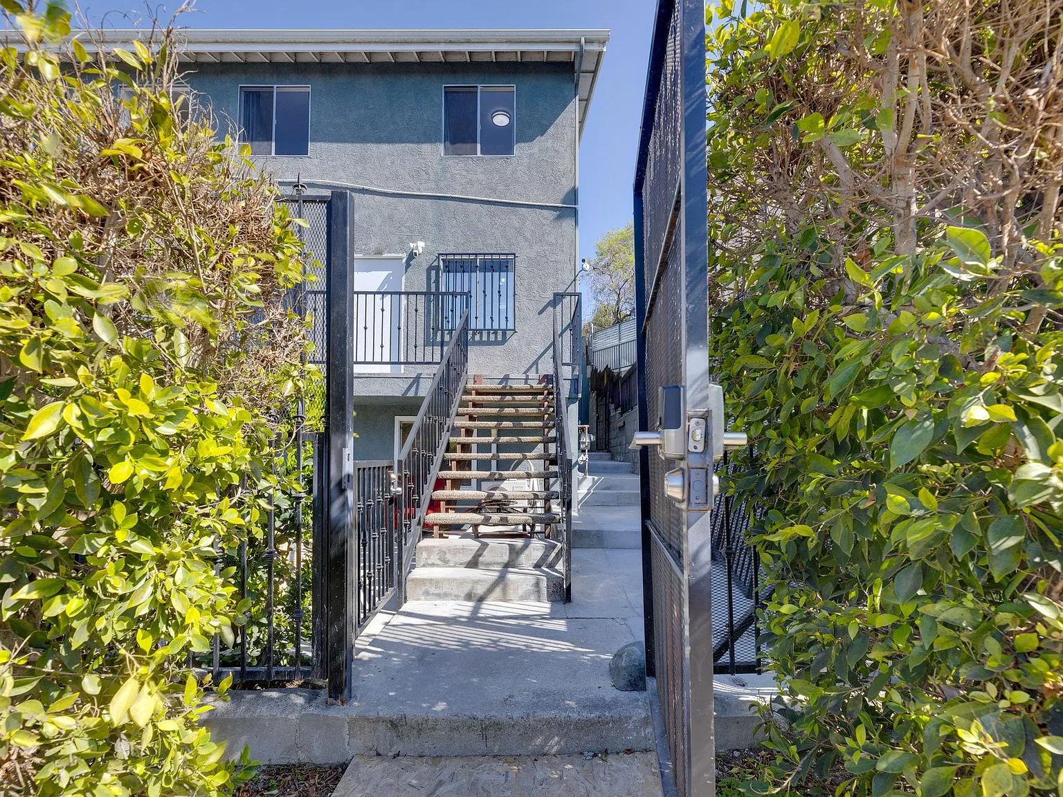 3 bed, 1600 sqft, $4,500 — Photo 3