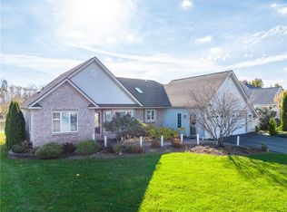 77 Sotheby Dr, Rochester, NY 14626