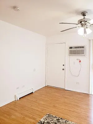 1 bed, 700 sqft, $1,300 — Photo 4