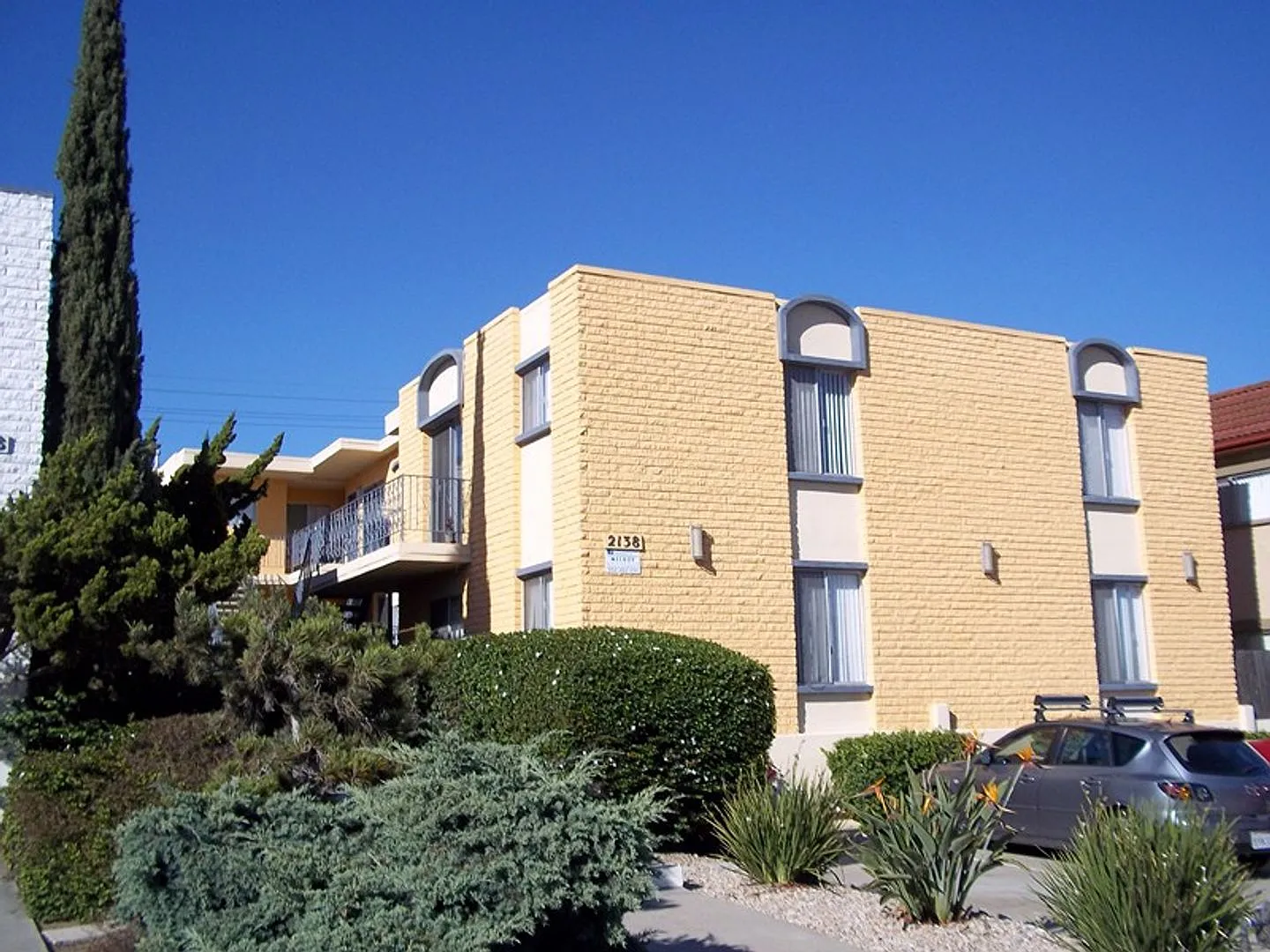 2138 Thomas Ave — Photo 2
