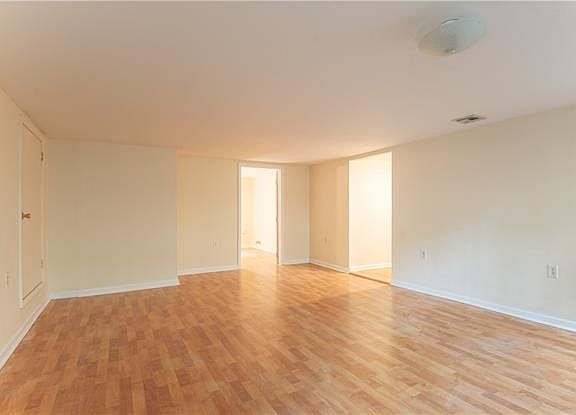 4th image of 32 Neron Pl #A
