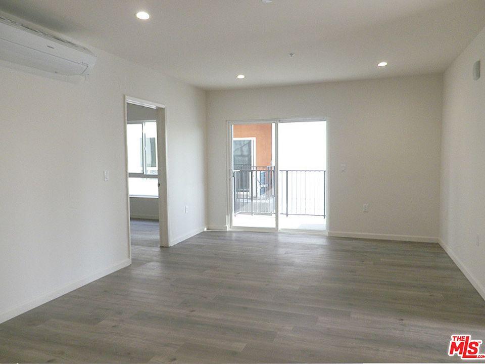 1st image of 1019 S Catalina St #417