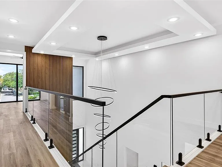 4426 W Euclid Ave — Photo 27