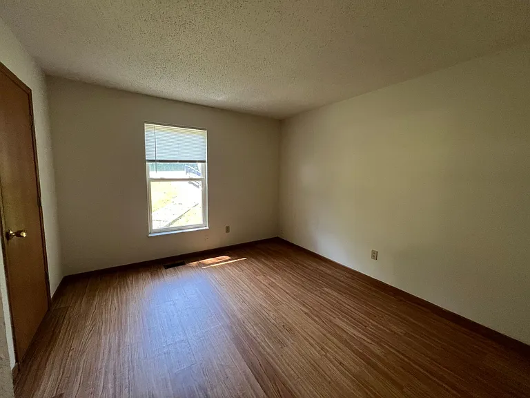615 Portsmouth Dr — Photo 12