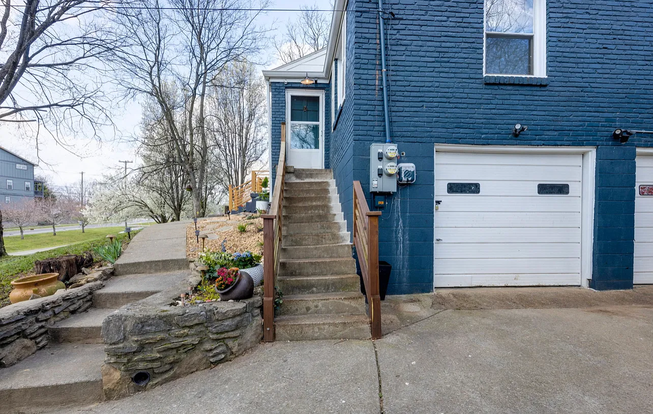 2 bed, $2,700 — Photo 3