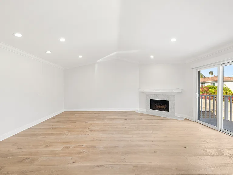 5442 Alfonso Dr — Photo 19