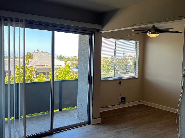 555 Oakland Ave #3E — Photo 1