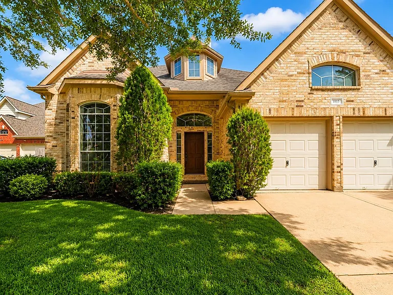 1815 Granite Field Ln — Photo 2