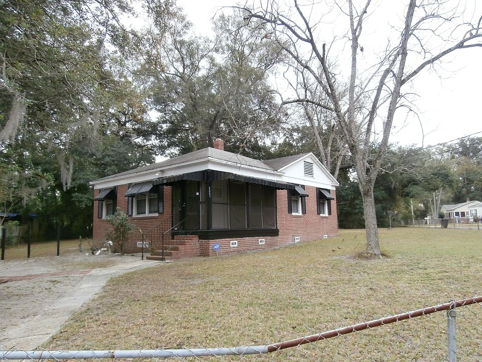 1st image of 8007 Lexington Dr