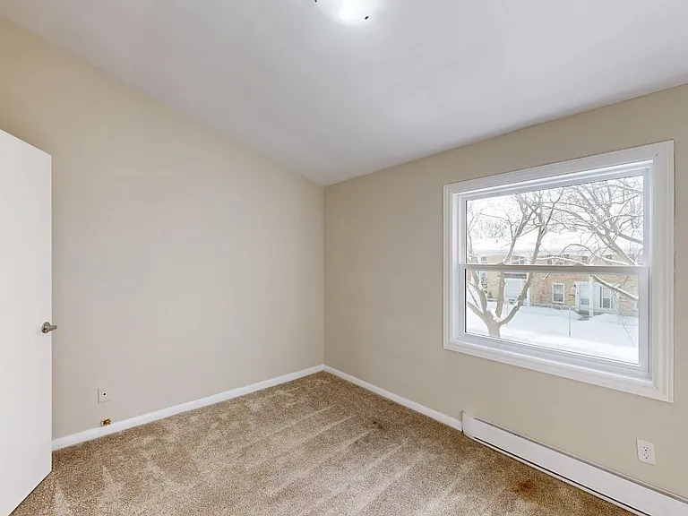 144 Arbour Glen Cres #1 — Photo 22