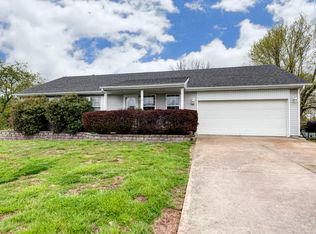 1401 Raspberry Ct, Nixa, MO 65714