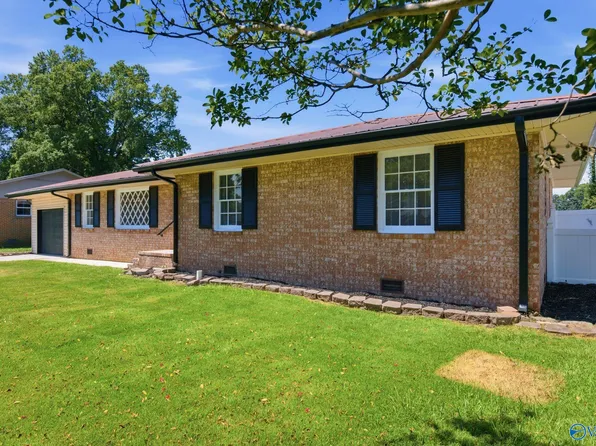 1623 Primrose Dr SW, Decatur, AL 35601