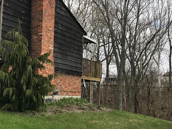 2nd image of 733 Vancouver St