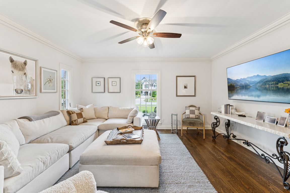 next background image