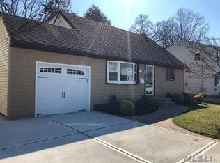 148 N Queens Ave, Massapequa, NY 11758