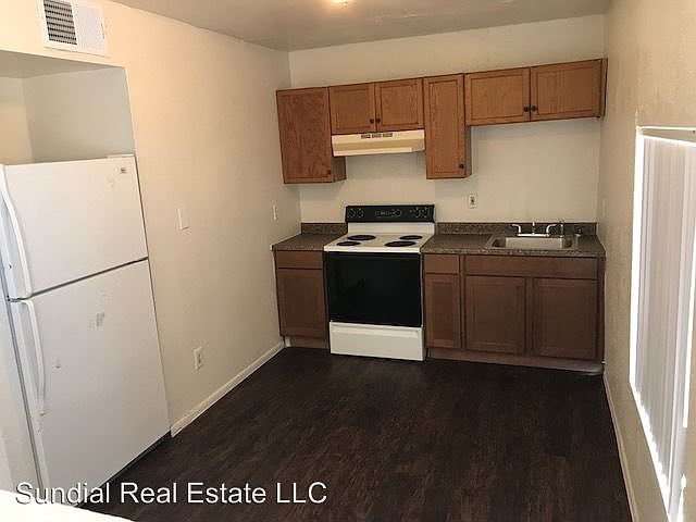 2nd image of 801 S Montezuma St APT 02