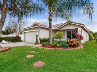 11828 SW 7th St, Pembroke Pines, FL 33025