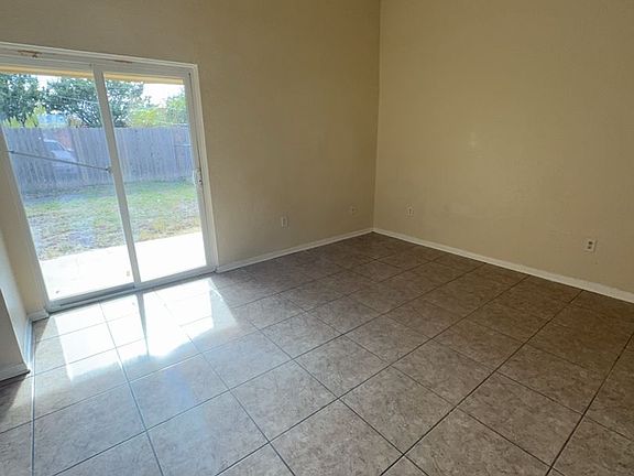 5th image of 206 South Dr
