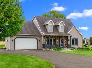 W4748 Ridgeview Rd, Elkhorn, WI 53121