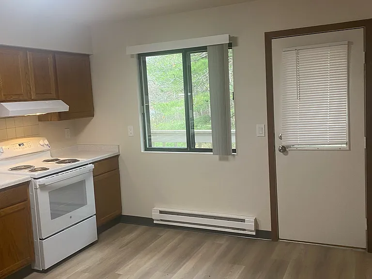 202 N Limits Rd #3 — Photo 2