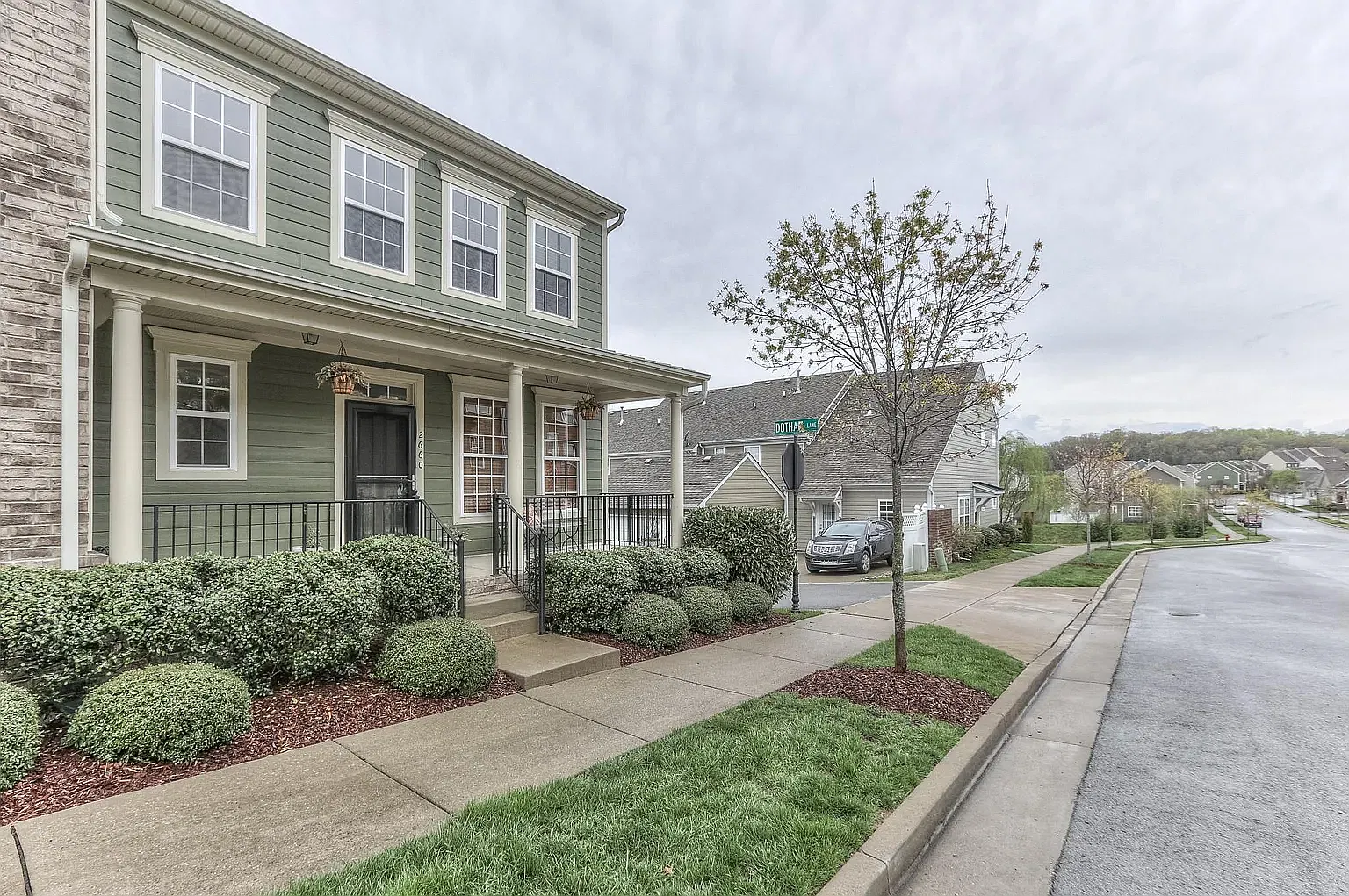 3 bed, 2.5 bath, 1450 sqft, $2,100 — Photo 2