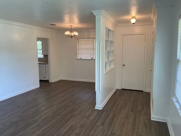 688 Joryne Dr — Photo 4