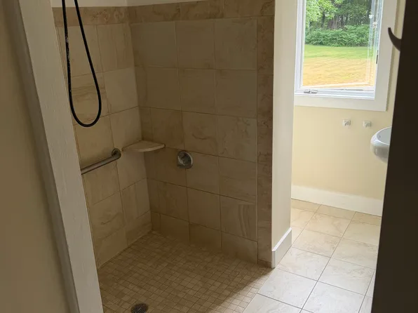 32 Lee St, Tewksbury, MA 01876