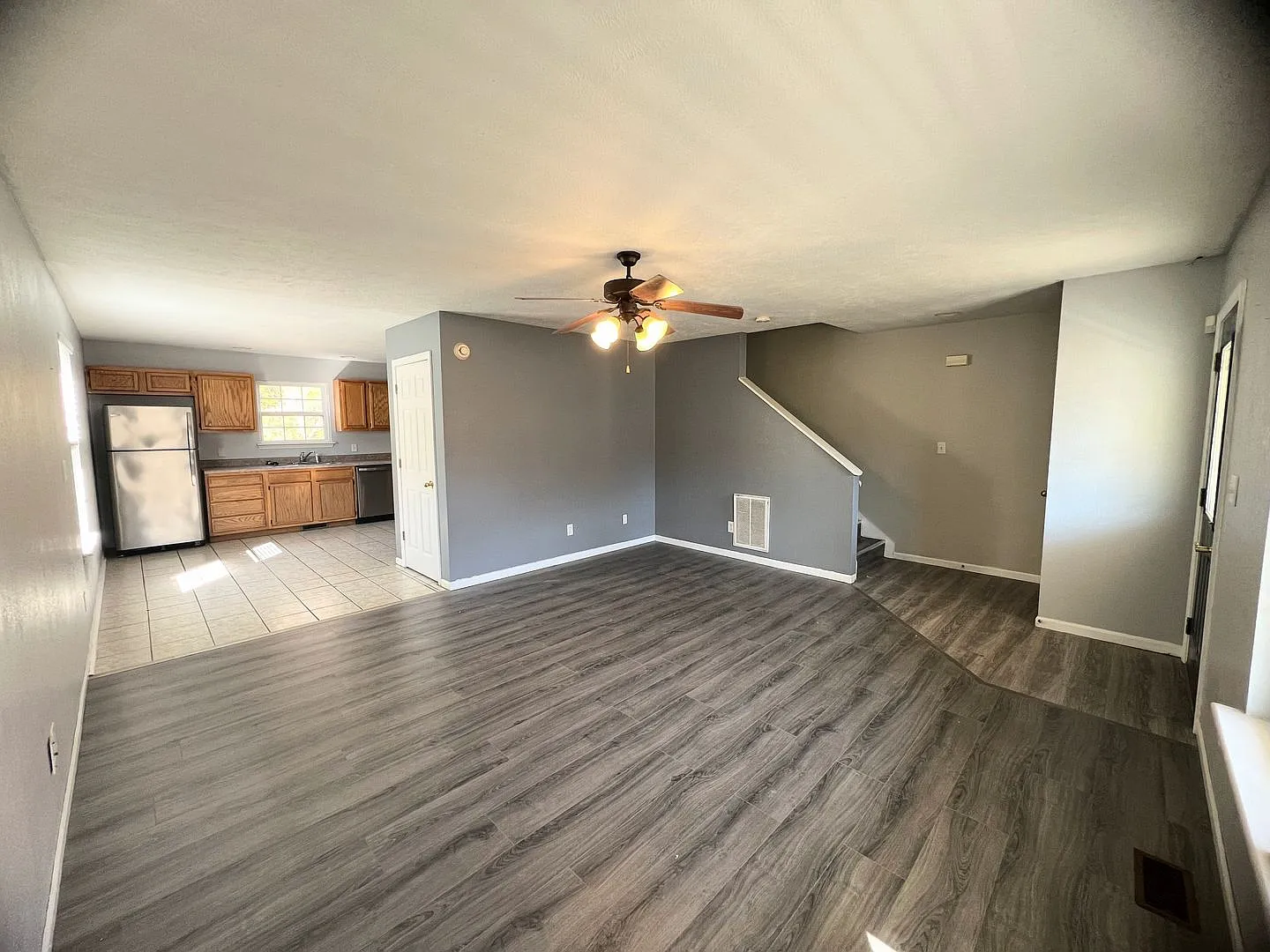 Fenced home close to FLW! — Photo 2