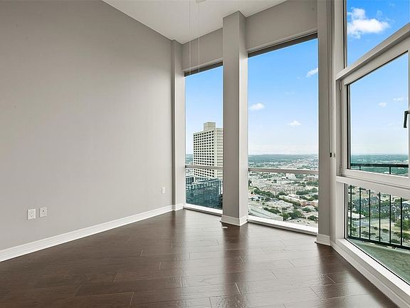 2nd image of 500 Throckmorton St APT 3407