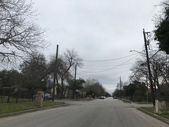 5th image of 323 Vickers Ave
