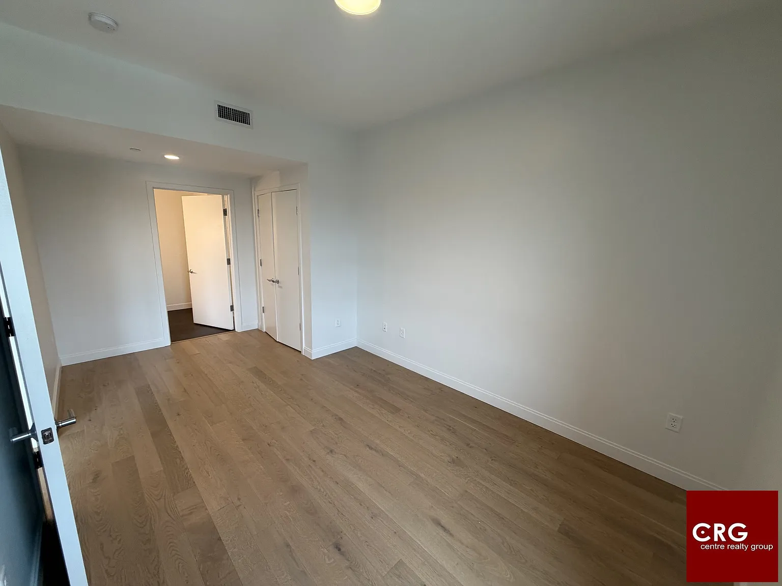 2 bed, 2.0 bath, 874 sqft, $4,900 — Photo 3