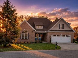 106 Breckenridge Dr, Thomasville, NC 27360