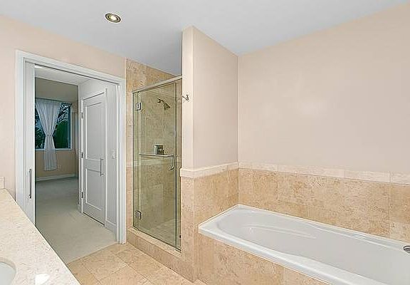 5th image of 700 W East St Unit 605