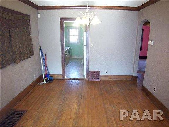 3rd image of 405 E Melbourne Ave