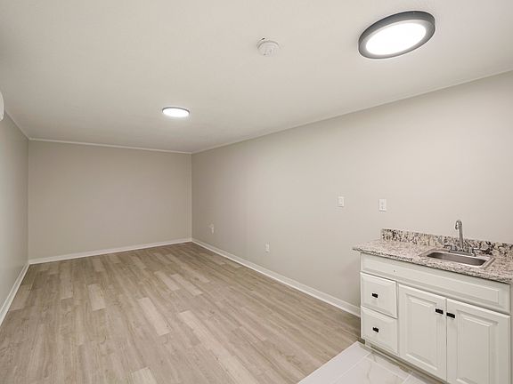 3rd image of 1831 Walnut St #2