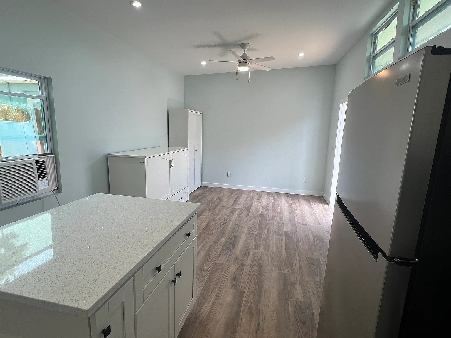 Studio, 500 sqft, $1,550 — Photo 2